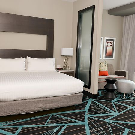 Holiday Inn Express & Suites - Charlotte Airport, An Ihg Hotel Экстерьер фото